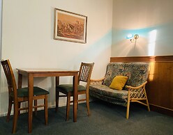 County Lodge Motor Inn