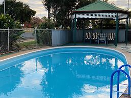 County Lodge Motor Inn