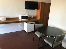 County Lodge Motor Inn