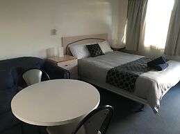 County Lodge Motor Inn