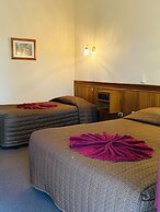 County Lodge Motor Inn