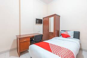 OYO 2364 Cempaka Harapan Indah