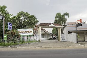 Super OYO 2346 Hotel Padjadjaran 1