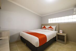 OYO 2405 The Karins Guesthouse Syariah