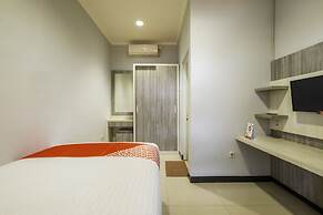 OYO 2405 The Karins Guesthouse Syariah