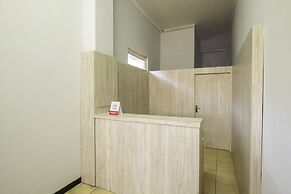 OYO 2405 The Karins Guesthouse Syariah