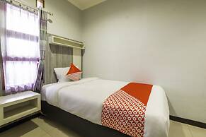 OYO 2405 The Karins Guesthouse Syariah