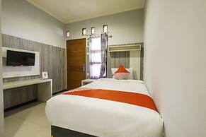 OYO 2405 The Karins Guesthouse Syariah