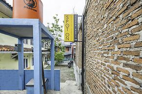 OYO 2384 Pondok Nabil