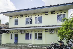 OYO 2384 Pondok Nabil