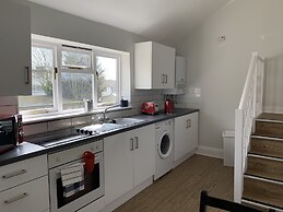 20 Forest Drive West Apartments