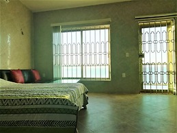 Kaeli's Caribbean Studios