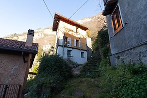 Mamma Ciccia Holiday Home - La Tour Orange Varenna