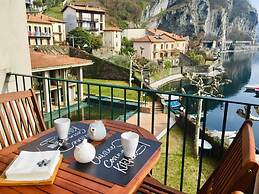 Mamma Ciccia Holiday Home - Front Lake Apartment, beach and swimming p