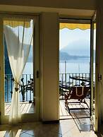 Mamma Ciccia Holiday Home - Front Lake Apartment, beach and swimming p