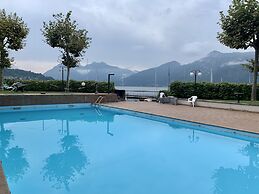 Mamma Ciccia Holiday Home - Front Lake Apartment, beach and swimming p