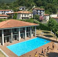 Mamma Ciccia Holiday Home - Front Lake Apartment, beach and swimming p