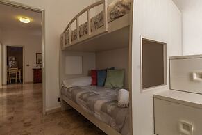 Mamma Ciccia Holiday Home - Lake Front Apartment