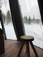 SnowLounge AuroraHut GlasIgloos IceHotel