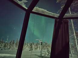 SnowLounge AuroraHut GlasIgloos IceHotel