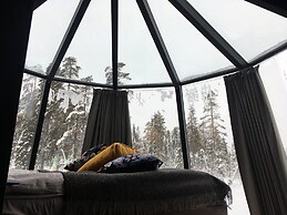 SnowLounge AuroraHut GlasIgloos IceHotel