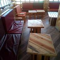 Escarpment Motel - Adults Only