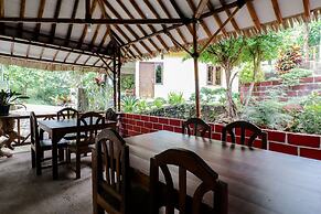 Rock Garden Homestay & Resto