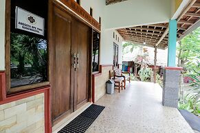 Rock Garden Homestay & Resto