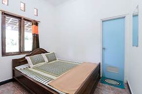 Rock Garden Homestay & Resto