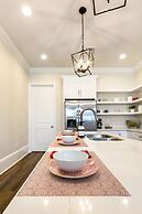 Hosteeva 3BR Steps to St. Charles Ave