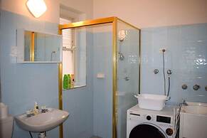 Incredible Location One Bedroom Apartment