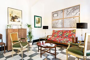 Genteel Home Romanilla