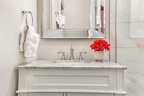 Stunning 5 BR Urban Oasis Dt NOLA