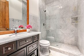 Stunning 5 BR Urban Oasis Dt NOLA