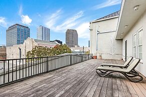 Stunning 5 BR Urban Oasis Dt NOLA