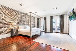 Stunning 5 BR Urban Oasis Dt NOLA