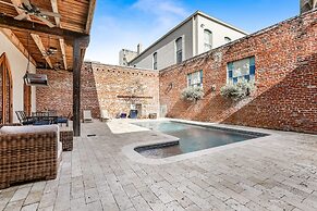 Stunning 5 BR Urban Oasis Dt NOLA