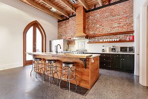 Stunning 5 BR Urban Oasis Dt NOLA