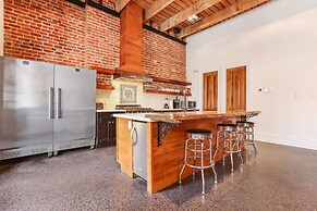 Stunning 5 BR Urban Oasis Dt NOLA