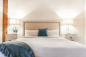 Stunning 5 BR Urban Oasis Dt NOLA