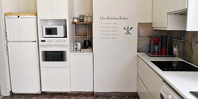 The Bridge-House Apartment