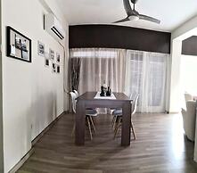 The Bridge-House Apartment