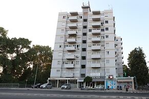 The Bridge-House Apartment