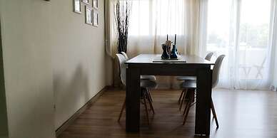 The Bridge-House Apartment