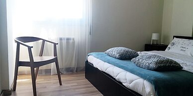 The Bridge-House Apartment