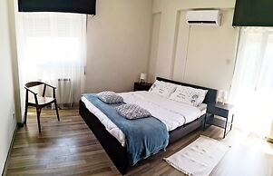 The Bridge-House Apartment