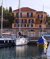 Apartments Dora Vrboska island Hvar