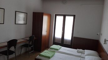 Apartments Dora Vrboska island Hvar