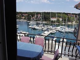 Apartments Dora Vrboska island Hvar