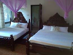 Discovery Courts Hotel